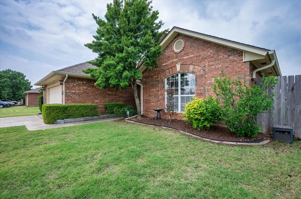 Photo 14 — 2912 Astor Drive, Norman, OK 73072