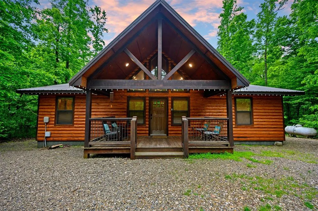 Front exterior — 528 Timber Creek Trail, Broken Bow, OK 74728