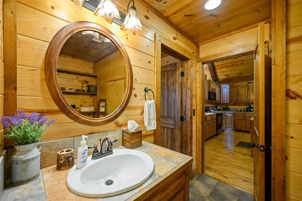 Photo 9 — 528 Timber Creek Trail, Broken Bow, OK 74728