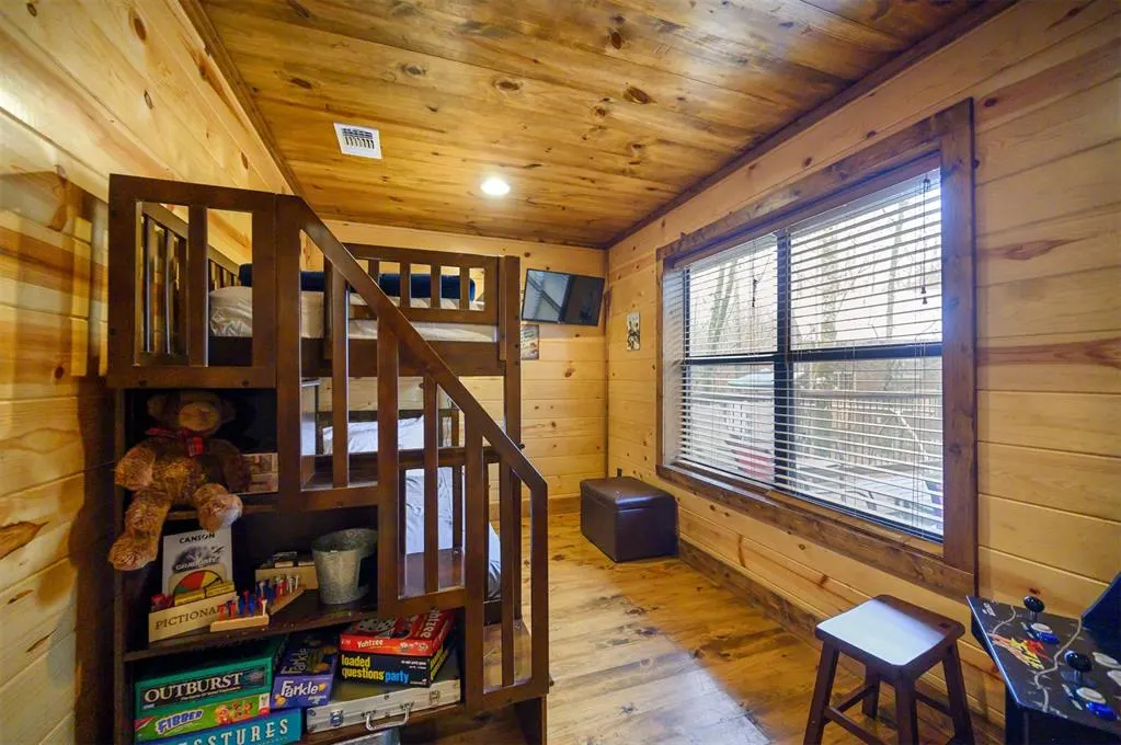 Photo 13 — 528 Timber Creek Trail, Broken Bow, OK 74728