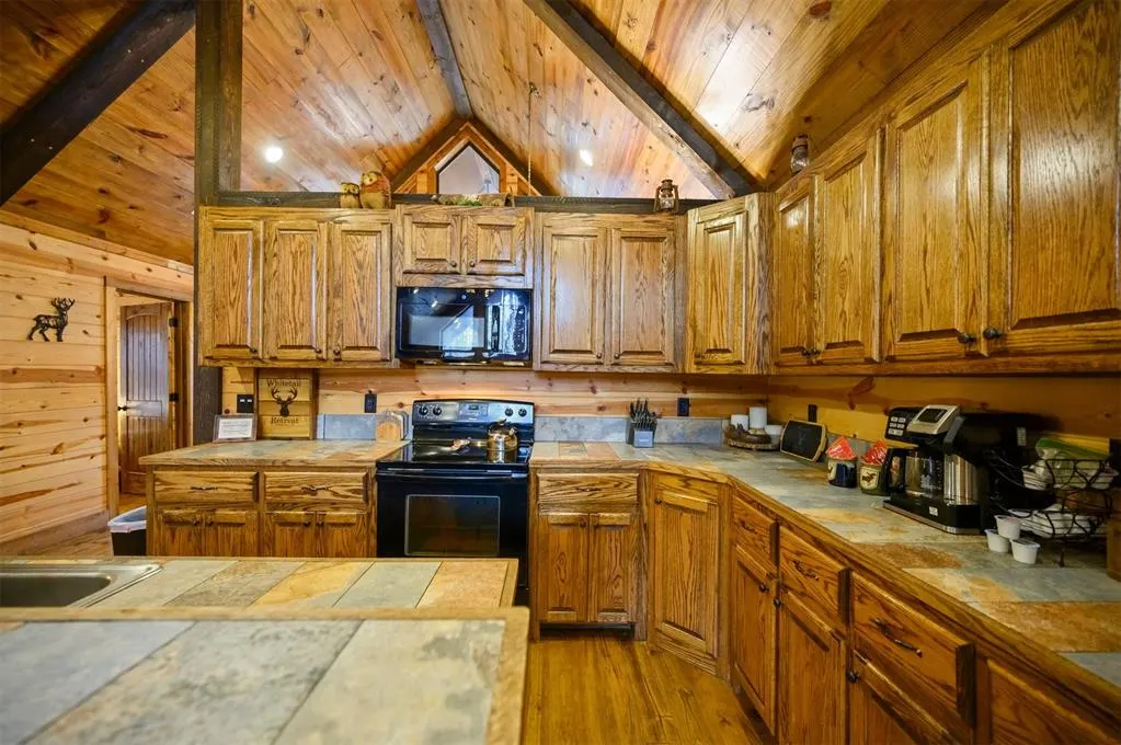 Photo 15 — 528 Timber Creek Trail, Broken Bow, OK 74728