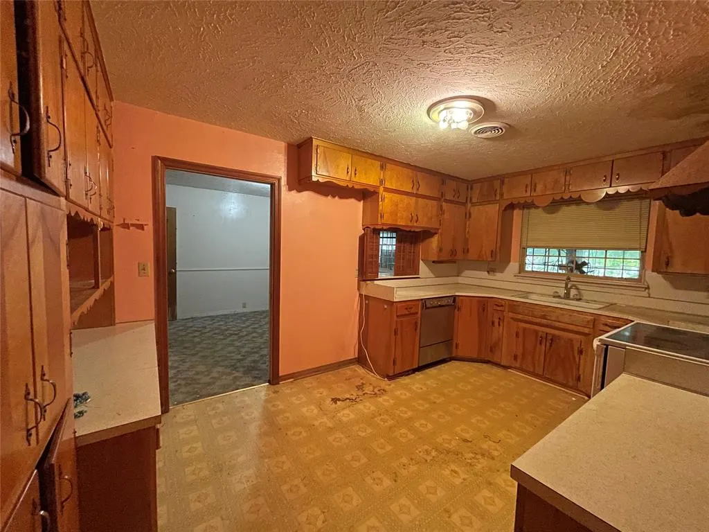 Photo 12 — 3609 Meadowbrook Drive, Midwest City, OK 73110