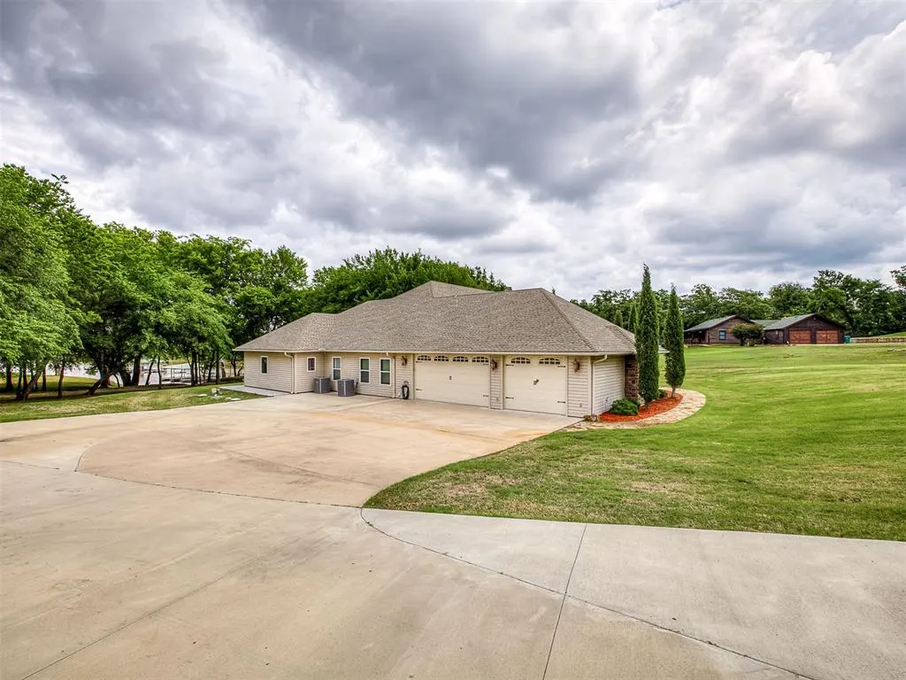 Photo 5 — 47 Falcon Nest Road, Eufaula, OK 74432