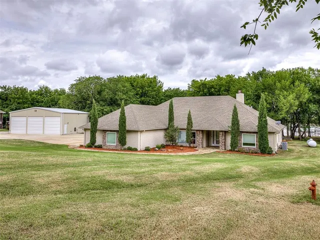 Photo 7 — 47 Falcon Nest Road, Eufaula, OK 74432