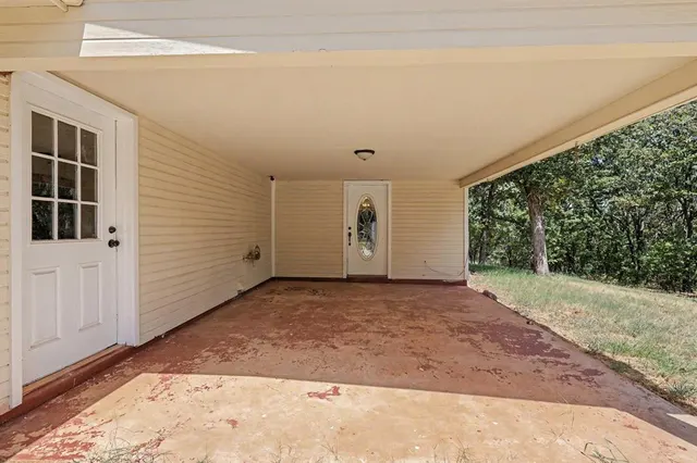 Photo 3 — 21303 E Trailridge Road, Tecumseh, OK 74873
