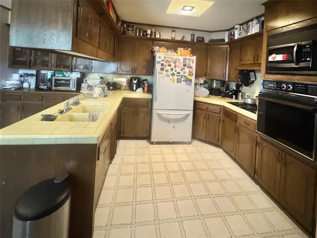 Photo 8 — 6312 N Grand Boulevard, Oklahoma City, OK 73112