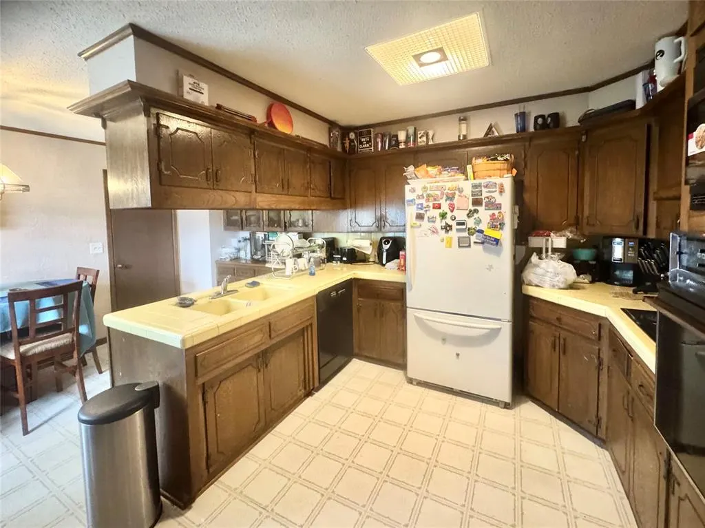 Photo 10 — 6312 N Grand Boulevard, Oklahoma City, OK 73112