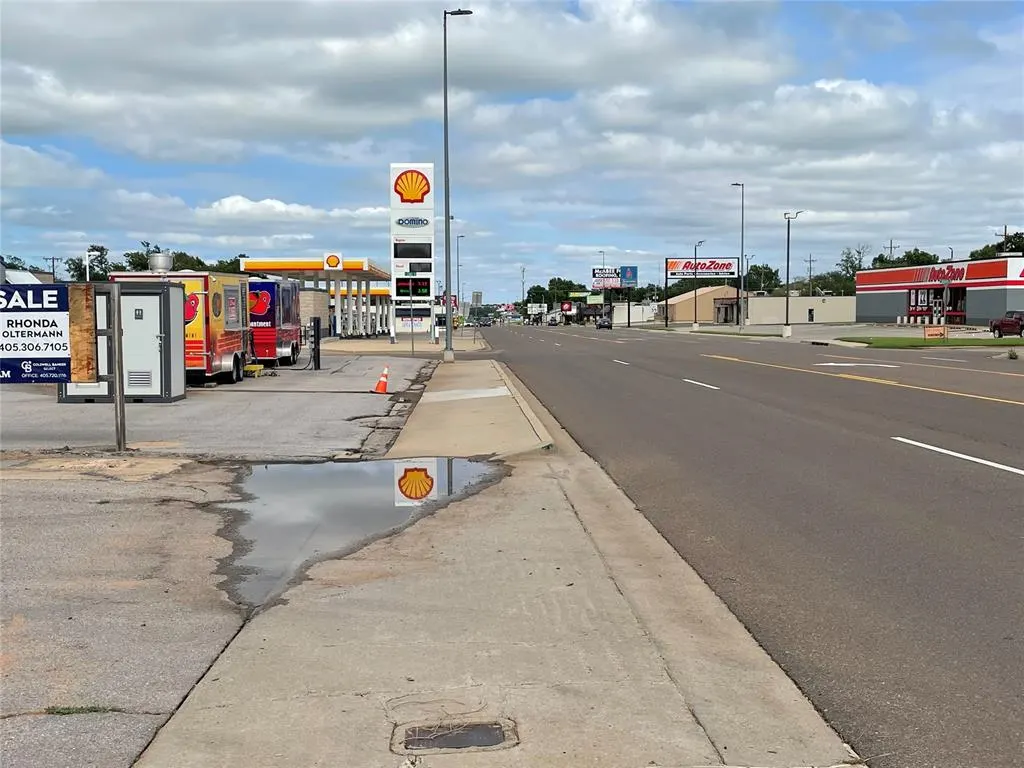 Photo 4 — 1401 W 3rd Street, Elk City, OK 73644