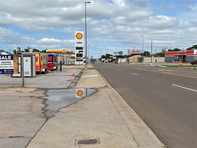Photo 4 — 1401 W 3rd Street, Elk City, OK 73644