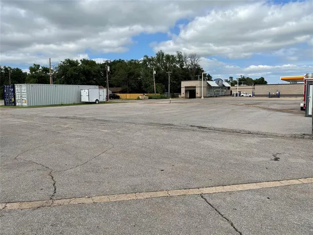 Photo 5 — 1401 W 3rd Street, Elk City, OK 73644
