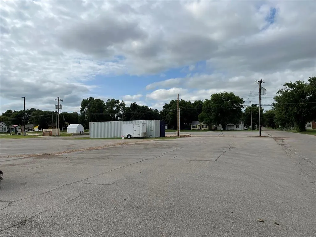 Photo 8 — 1401 W 3rd Street, Elk City, OK 73644
