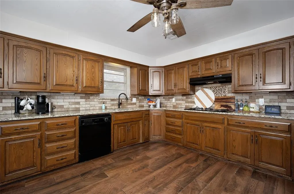 Photo 27 — 13216 Inverness Avenue, Oklahoma City, OK 73120