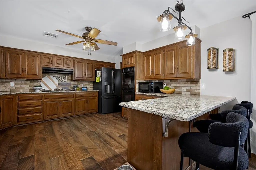 Photo 14 — 13216 Inverness Avenue, Oklahoma City, OK 73120