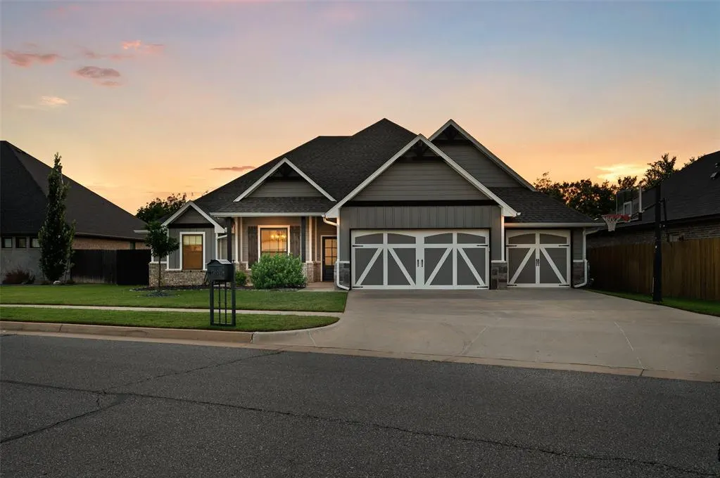 Photo 2 — 15609 Fountain Creek Lane, Edmond, OK 73013