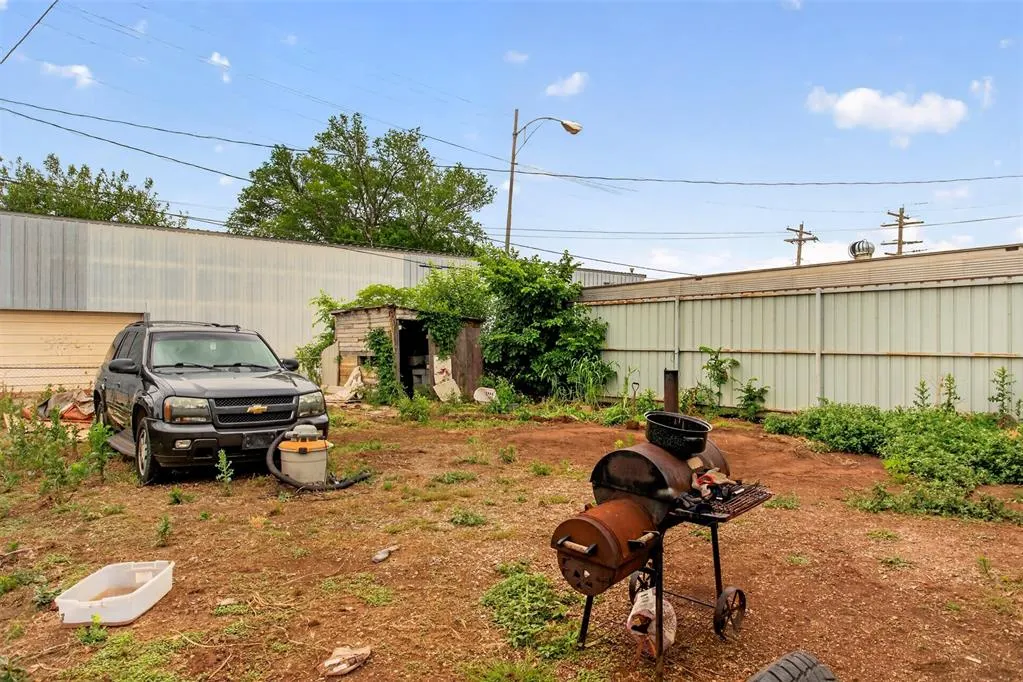 Photo 4 — 211 N Market Street, Cordell, OK 73632