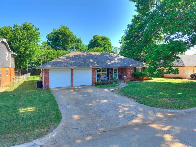 Photo 5 — 2627 Beaurue Street, Norman, OK 73069