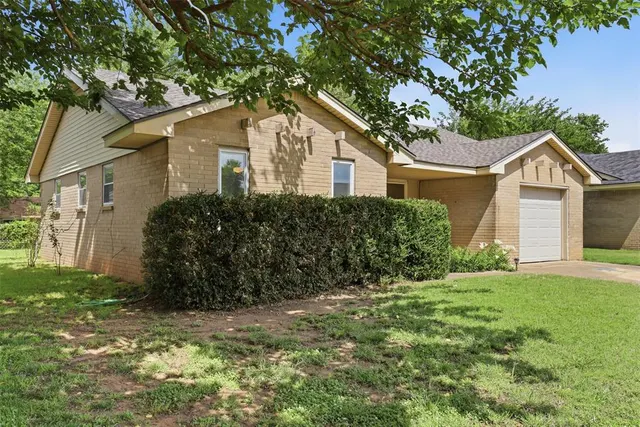 Photo 3 — 234 Orr Drive, Norman, OK 73071