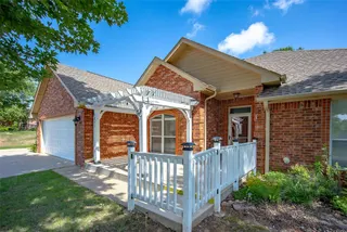 Sold home at 1011 Woodbrook Boulevard