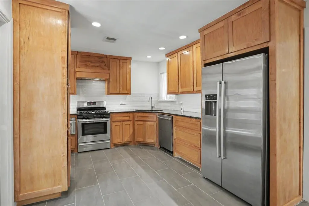 Photo 10 — 2421 NW 59th Street, Oklahoma City, OK 73112