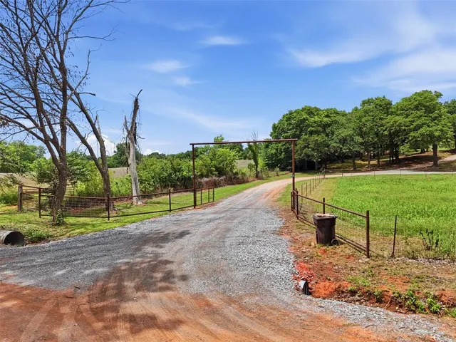 Photo 5 — 338360 E 940 Road, Wellston, OK 74881