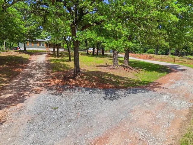 Photo 6 — 338360 E 940 Road, Wellston, OK 74881