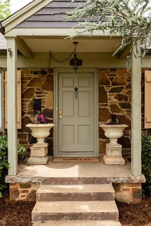 Photo 5 — 1118 Woodlawn Place, Oklahoma City, OK 73118