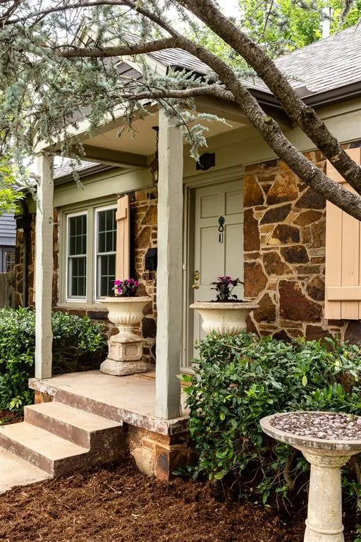 Photo 6 — 1118 Woodlawn Place, Oklahoma City, OK 73118