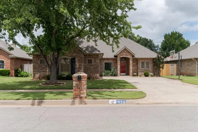 Front exterior — 1909 NW 177th Street, Edmond, OK 73012