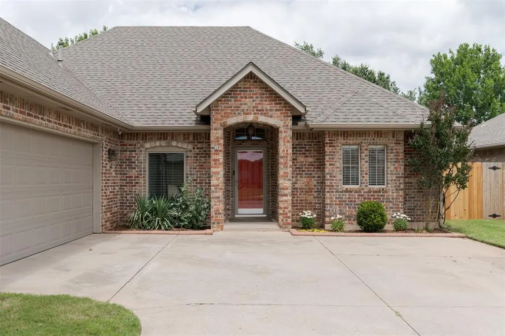 Photo 2 — 1909 NW 177th Street, Edmond, OK 73012