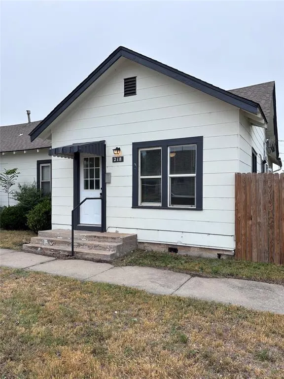 Front exterior — 1100 W Wade Avenue 218 S Moore, El Reno, OK 73036