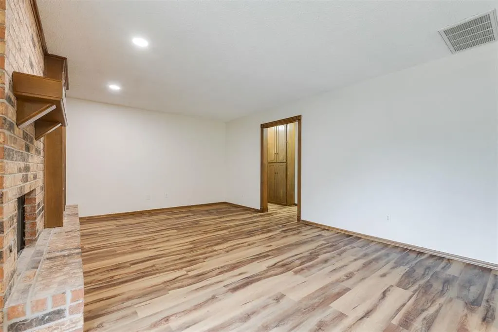Photo 9 — 733 Mallard Avenue, Edmond, OK 73003