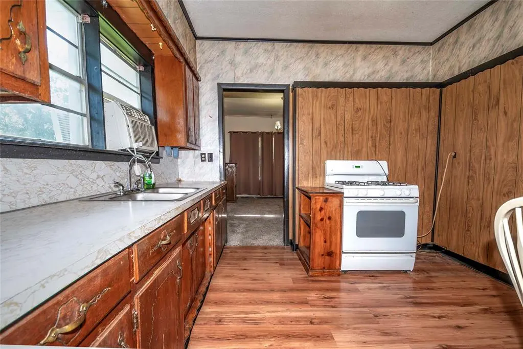 Photo 7 — 322 Hoffman Avenue, Sparks, OK 74869