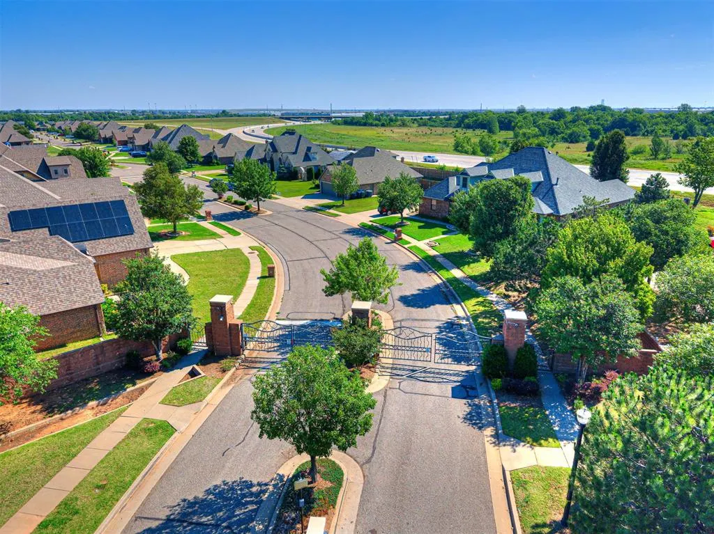 Photo 10 — 5501 Shiloh Drive, Oklahoma City, OK 73179