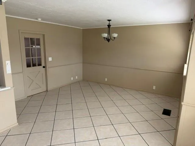 Photo 4 — 302 SW 10th Street, Lindsay, OK 73052