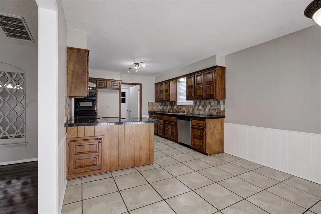Photo 16 — 3108 N Glade Avenue, Bethany, OK 73008