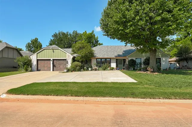 Photo 2 — 12801 Green Valley Drive, Oklahoma City, OK 73120