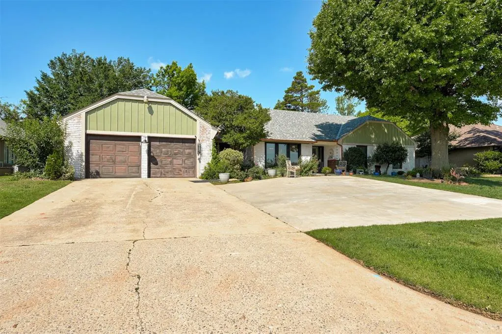 Photo 3 — 12801 Green Valley Drive, Oklahoma City, OK 73120