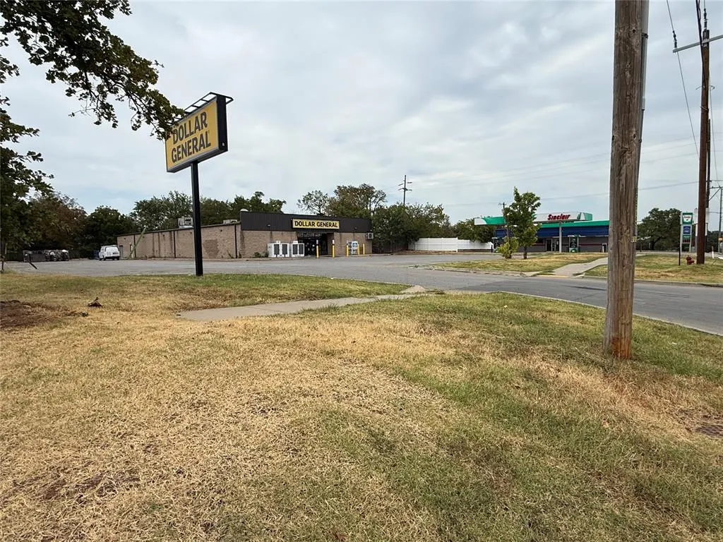 Photo 4 — 2226 E Highland (HWY 3E) Street, Shawnee, OK 74801
