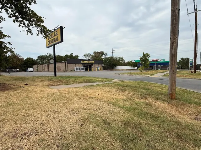 Photo 4 — 2226 E Highland (HWY 3E) Street, Shawnee, OK 74801