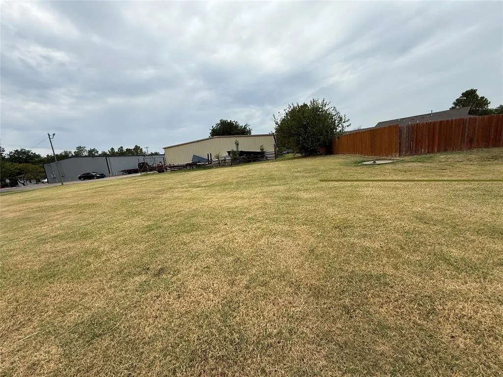 Photo 8 — 2226 E Highland (HWY 3E) Street, Shawnee, OK 74801