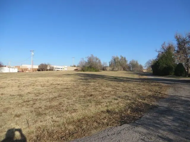 Photo 8 — 000 W Iowa Avenue, Chickasha, OK 73018