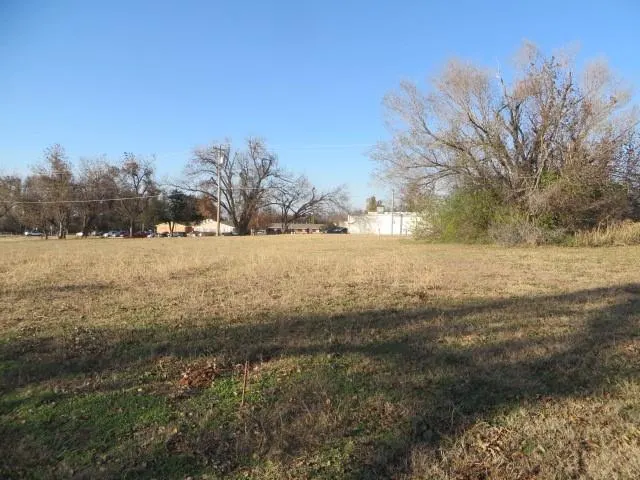 Photo 11 — 000 W Iowa Avenue, Chickasha, OK 73018