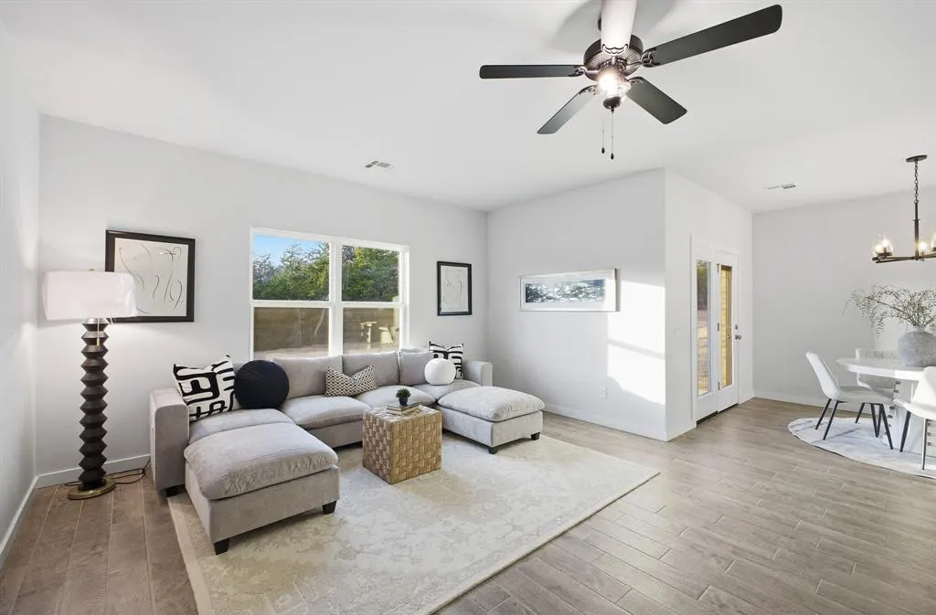 Photo 6 — 1727 Elm Circle, Tuttle, OK 73089