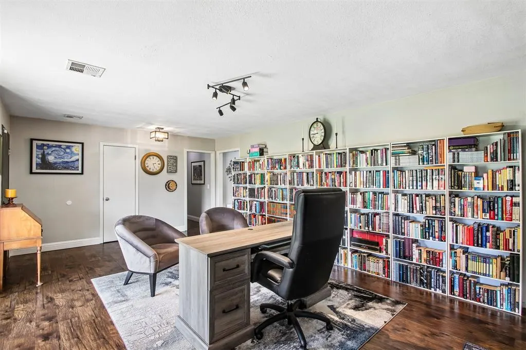 Photo 10 — 11801 Bevenshire Road, Oklahoma City, OK 73162