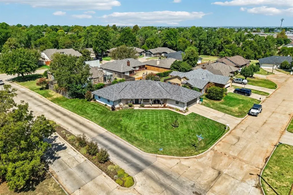 Photo 41 — 11801 Bevenshire Road, Oklahoma City, OK 73162