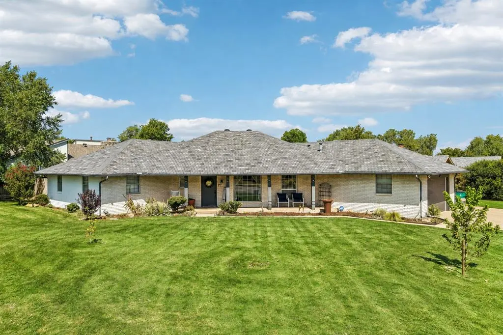 Photo 5 — 11801 Bevenshire Road, Oklahoma City, OK 73162