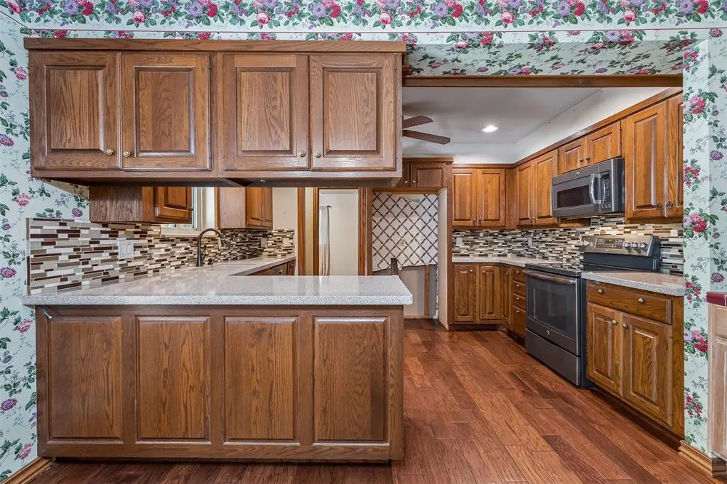 Photo 5 — 1629 Exeter Court, Oklahoma City, OK 73159