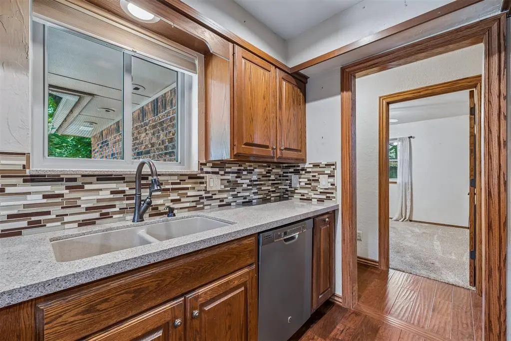 Photo 7 — 1629 Exeter Court, Oklahoma City, OK 73159