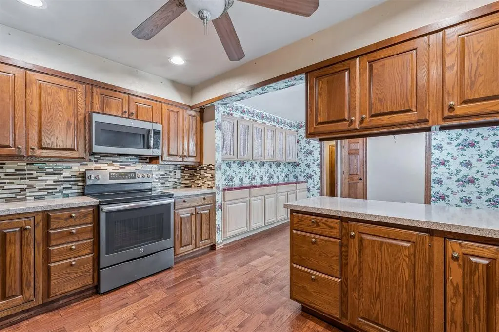 Photo 8 — 1629 Exeter Court, Oklahoma City, OK 73159