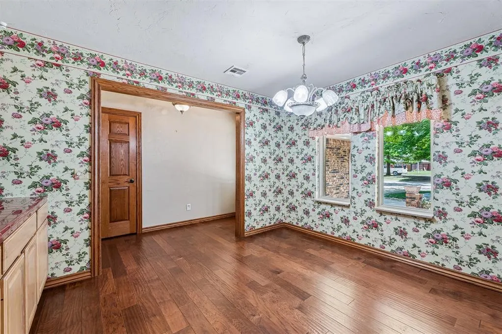 Photo 12 — 1629 Exeter Court, Oklahoma City, OK 73159